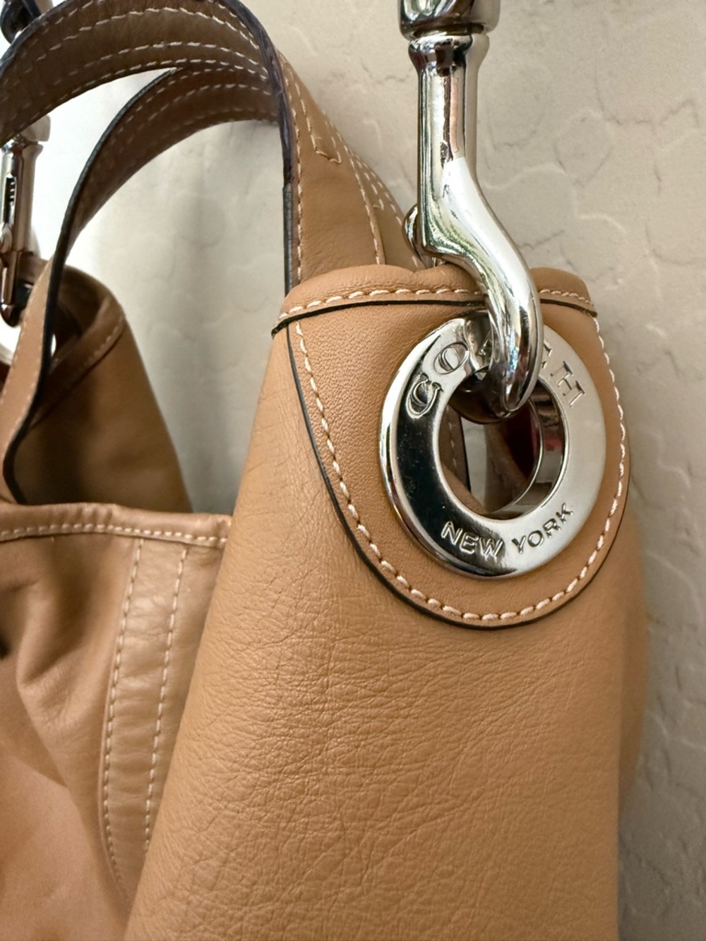 Authentic Coach bag 27728 Hadley leather Duffle - Picture 3 of 11